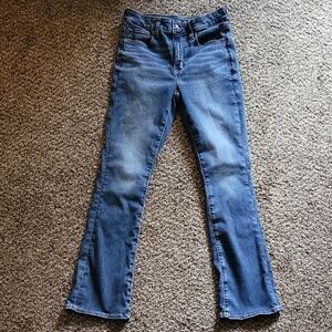 American Eagle Outfitters Blue Flare Jeans size 6 SHORT